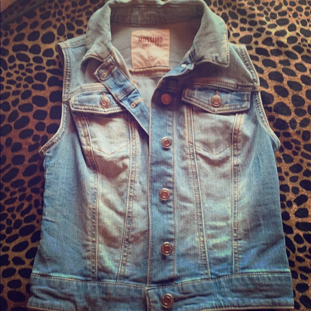 Short sleeve jean jacket